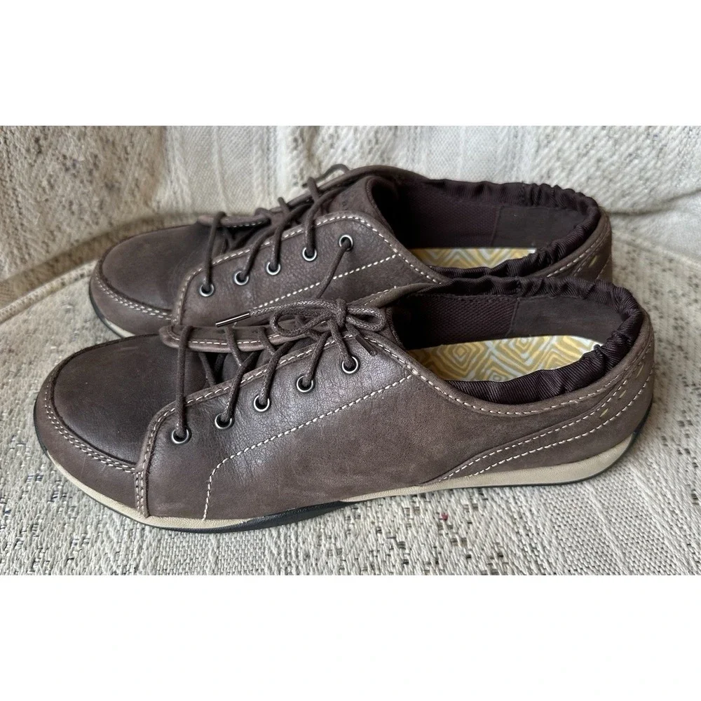 LL Bean Sneaker Womens 9.5 M Brown Leather Shoes Athletic Casual Lace Up Outdoor